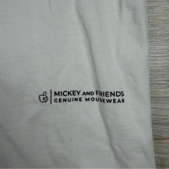 Disney Parks Mickey & Friends Mousewear Street Style White T-Shirt Men’s Size XL - Picture 7 of 7